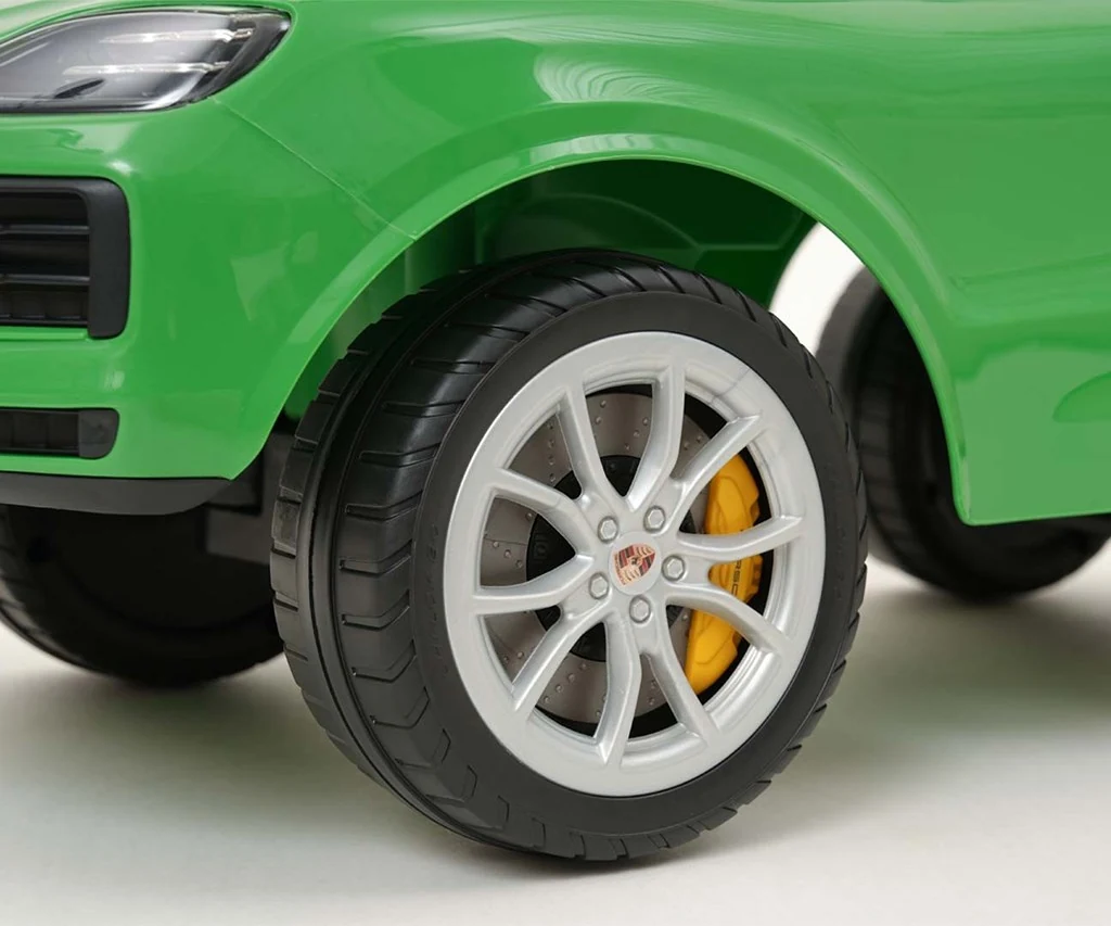 Dětské odrážedlo Milly Mally Porsche Cayenne S green