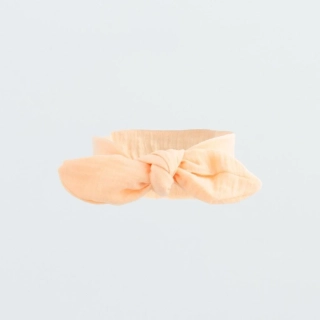 Kojenecká mušelínová čelenka New Baby Leny peach